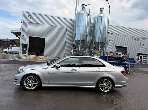 Mercedes-Benz C250 5 of 13