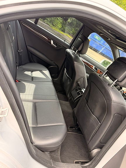 Mercedes-Benz C250 8 of 13