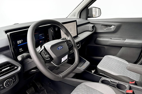 Ford E-Transit Courier 4 of 8