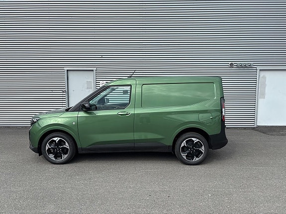 Ford E-Transit Courier 3 of 5