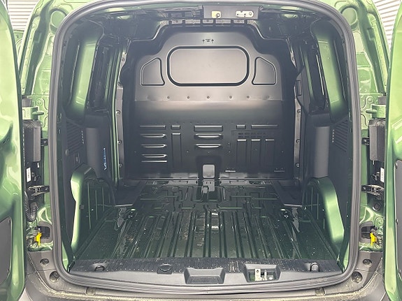 Ford E-Transit Courier 7 of 8
