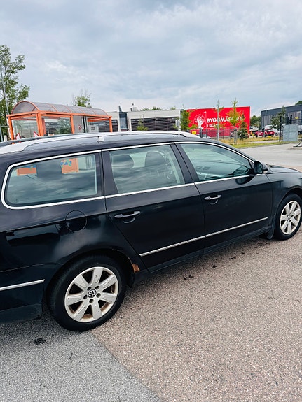 Volkswagen Passat 3 of 13