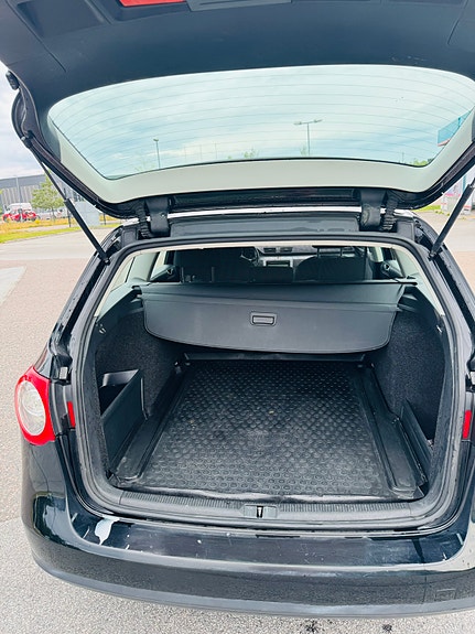 Volkswagen Passat 12 of 13