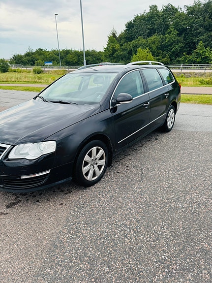Volkswagen Passat 7 of 13