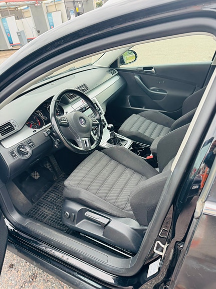 Volkswagen Passat 11 of 13