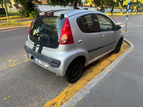Peugeot 107 4 of 5