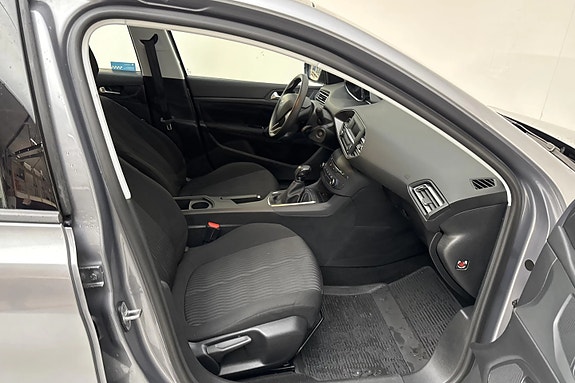 Peugeot 308 3 of 5