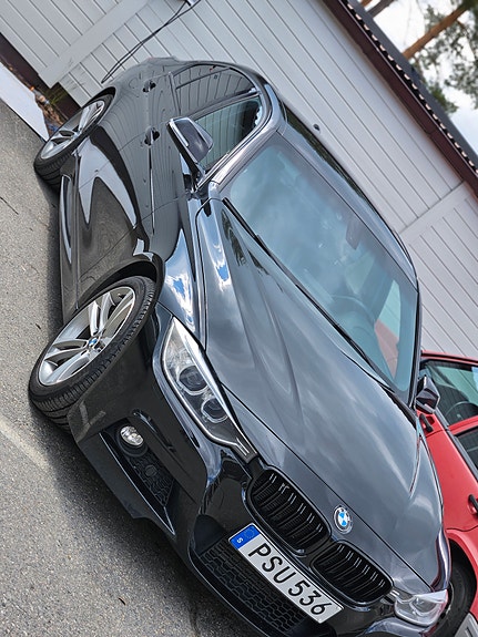 BMW 320d 4 of 6