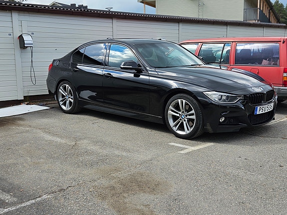 BMW 320d 3 of 6