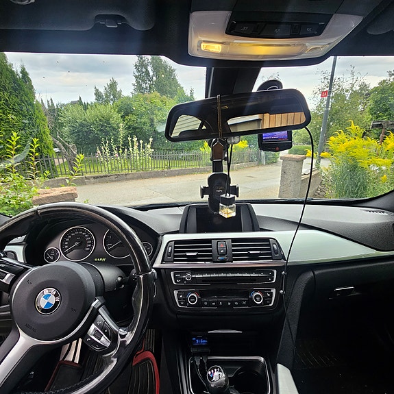 BMW 320d 5 of 6