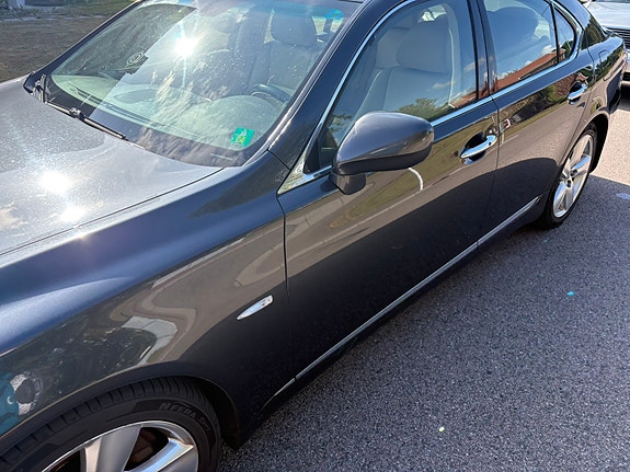 Lexus LS460 11 of 12