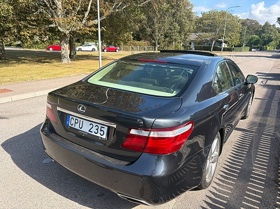 Lexus LS460 5 of 12