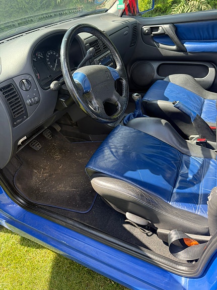 Volkswagen Polo 2 of 3