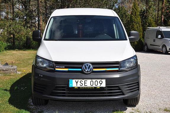 Volkswagen Caddy Maxi 6 of 8