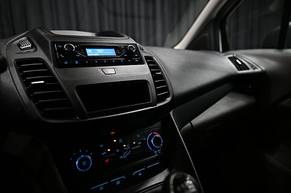 Ford Transit Connect 17 of 21