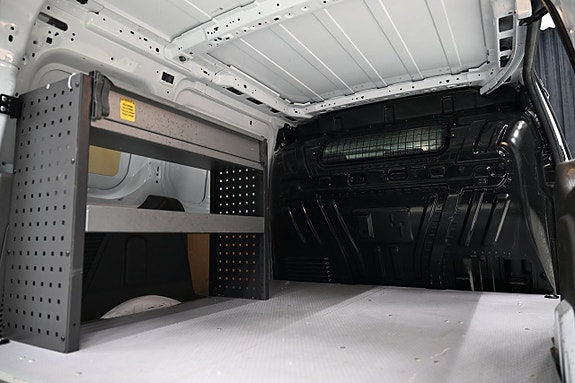 Ford Transit Connect 8 of 21