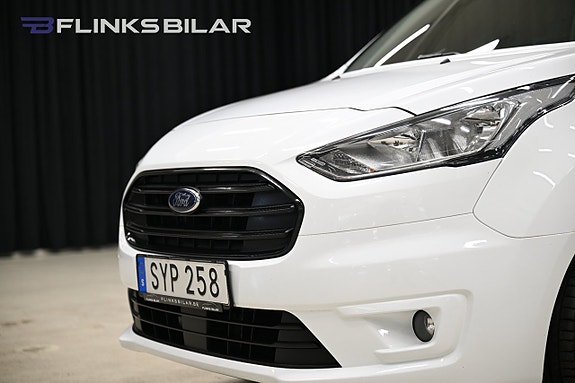 Ford Transit Connect 16 of 21