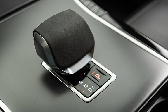 Land Rover Range Rover Velar 16 of 20
