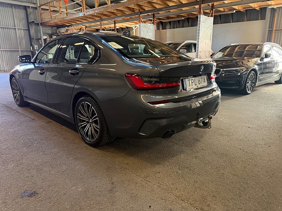 BMW 330e 3 of 5