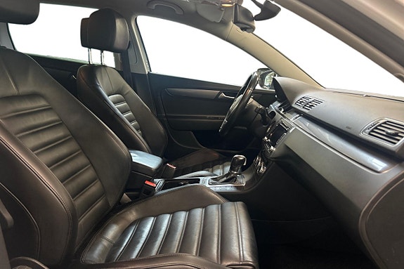 Volkswagen Passat 15 of 23