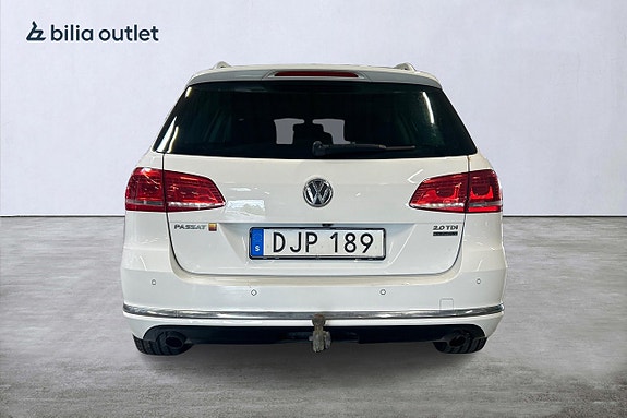 Volkswagen Passat 7 of 23