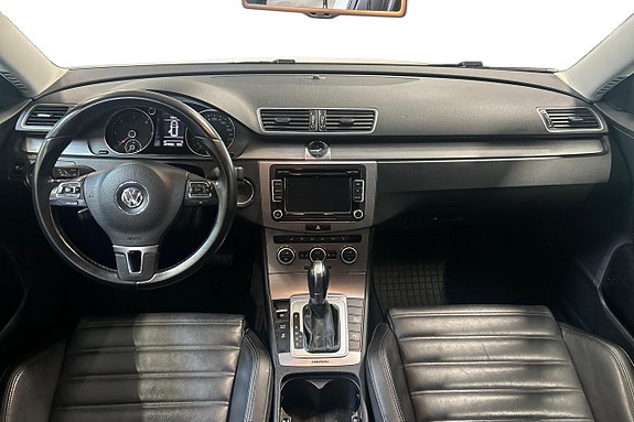 Volkswagen Passat 12 of 23