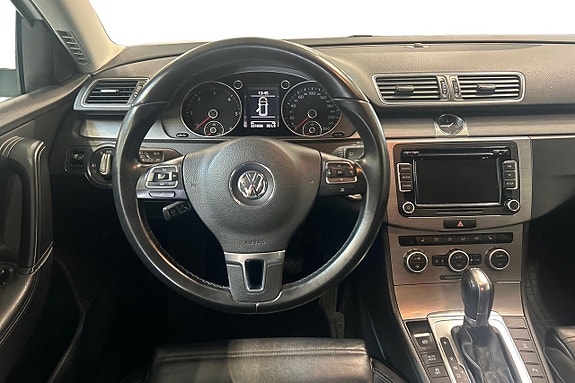 Volkswagen Passat 16 of 23