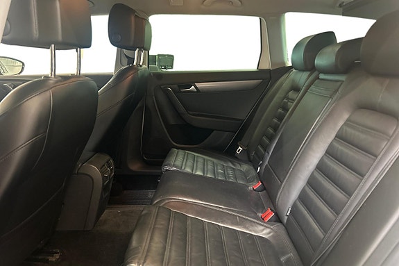Volkswagen Passat 14 of 23