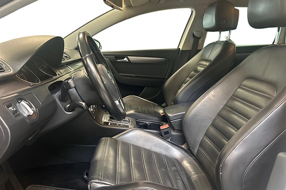 Volkswagen Passat 13 of 23