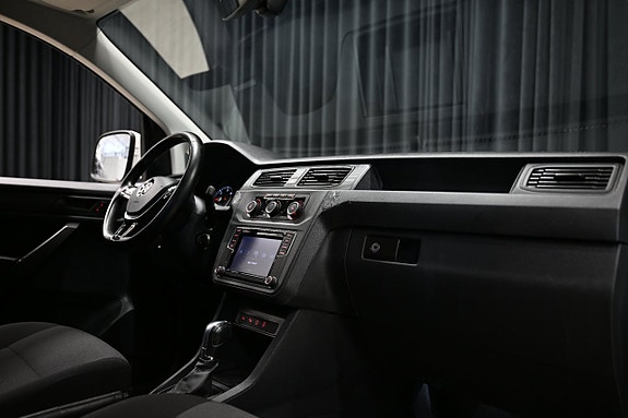 Volkswagen Caddy Maxi 17 of 30