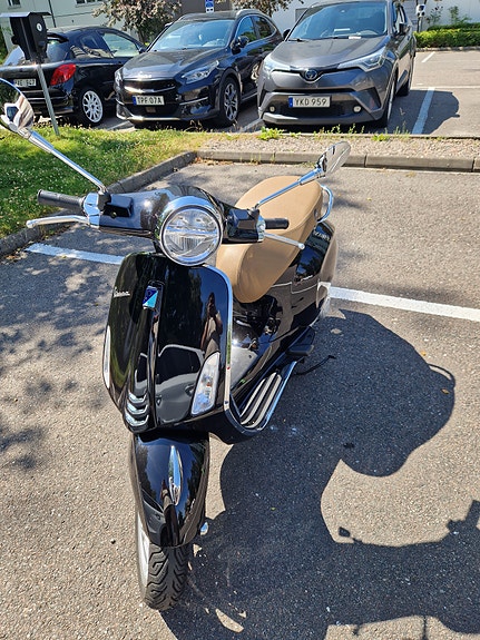 Vespa Primavera 2 of 5