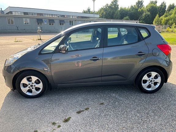 Kia Venga 2 of 5