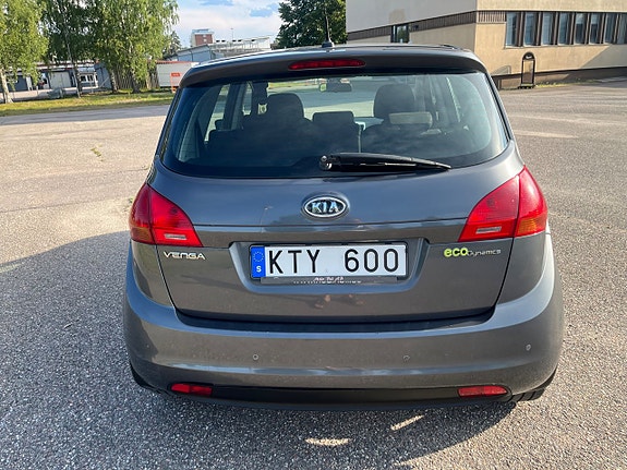 Kia Venga 4 of 5
