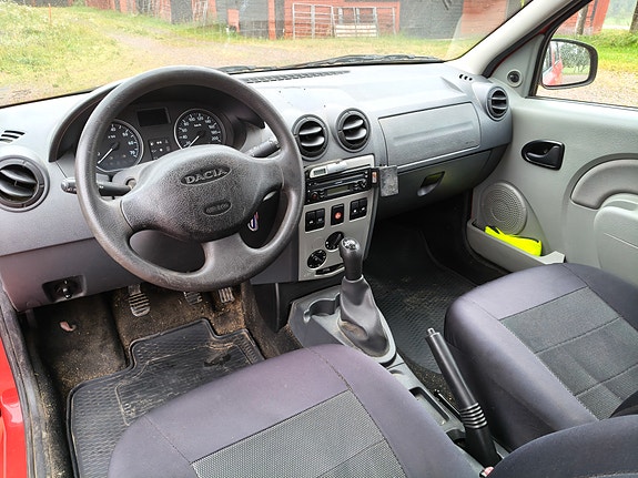 Dacia Logan 6 of 8
