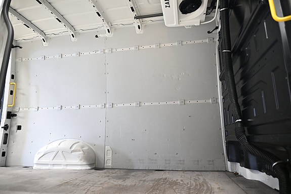 Volkswagen Crafter 8 of 29