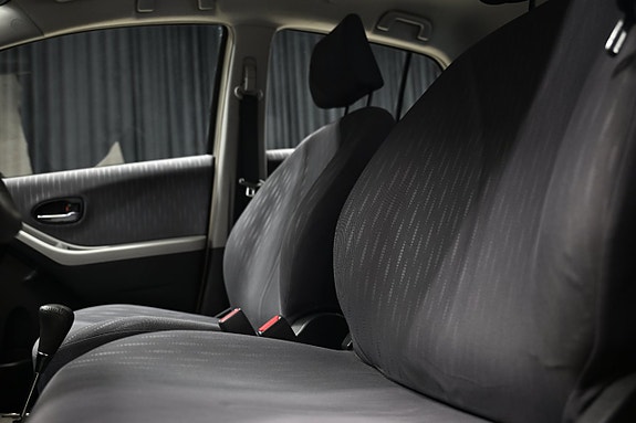 Toyota Yaris 16 of 24