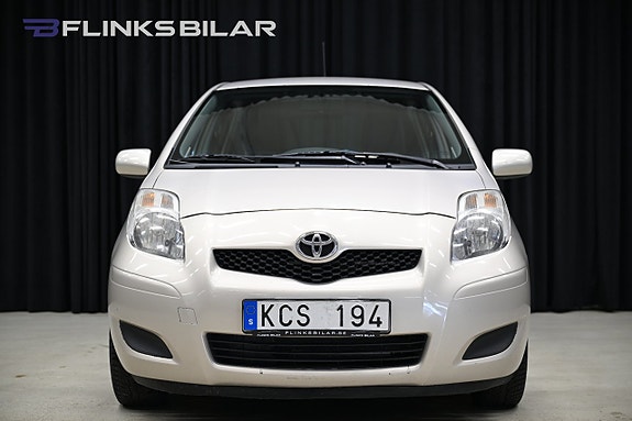Toyota Yaris 10 of 24