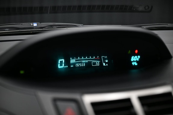 Toyota Yaris 14 of 24