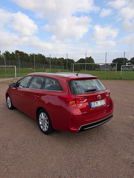 Toyota Auris 7 of 11