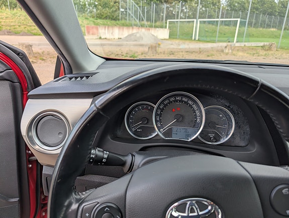 Toyota Auris 9 of 11