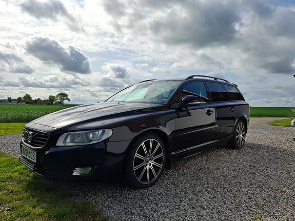 Volvo V70 2 of 3