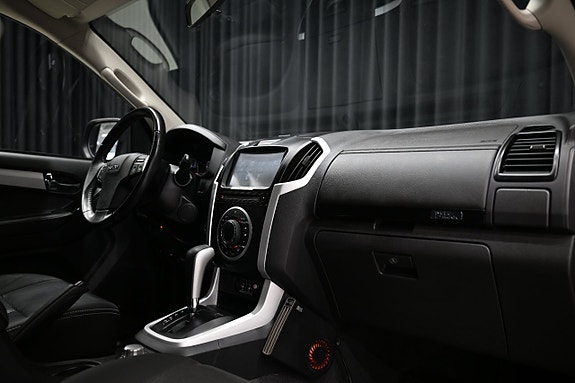 Isuzu D-max 25 of 29