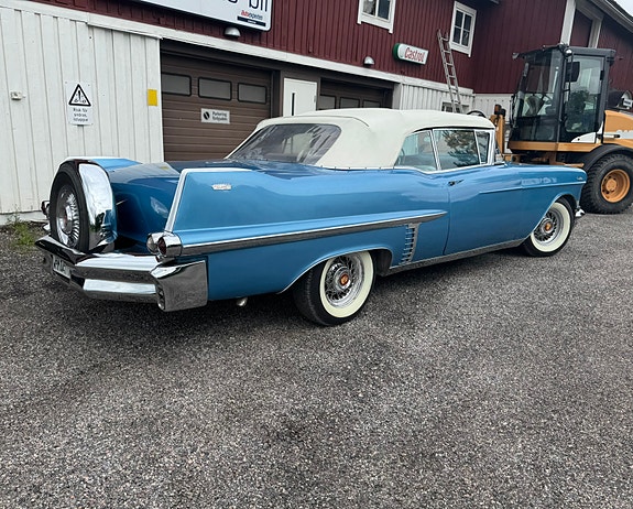 Cadillac Cab DeVille 5 of 5