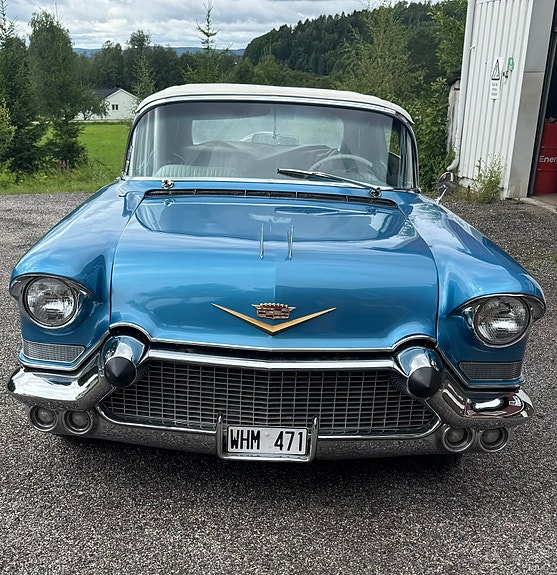 Cadillac Cab DeVille 2 of 5