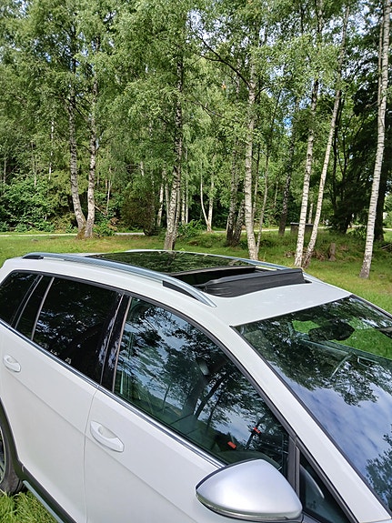 Volkswagen Golf Alltrack 12 of 14