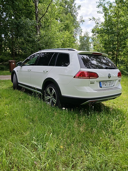 Volkswagen Golf Alltrack 5 of 5