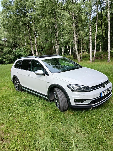 Volkswagen Golf Alltrack 4 of 5