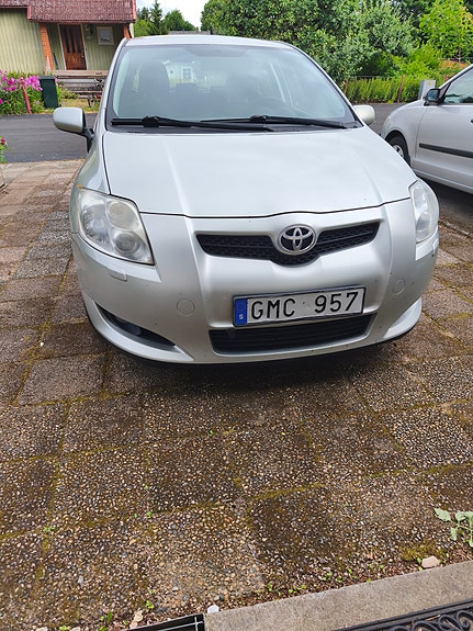 Toyota Auris 2 of 4