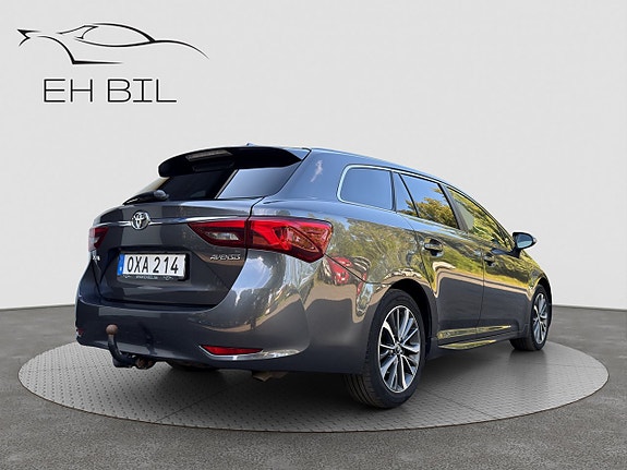 Toyota Avensis 5 of 5