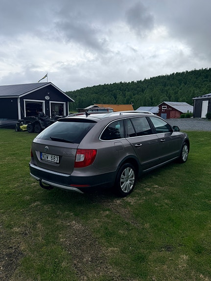 Skoda Superb 3 of 5